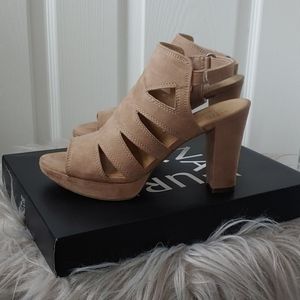 Naturalizer Etta sandals